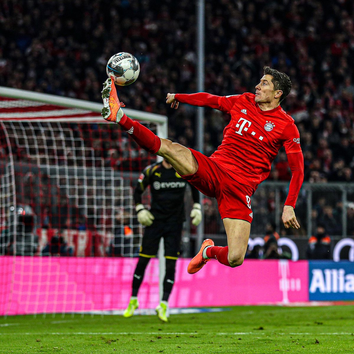 英超第14轮：达洛特破门 曼联1-1西汉姆联（英超第14轮：达洛特建功，曼联1-1战平西汉姆联）