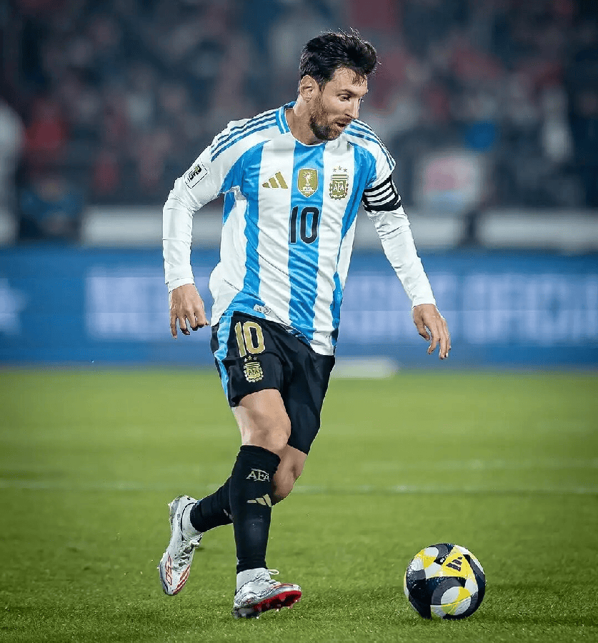 阿德里亚诺：感谢球迷还称我为皇帝；伊布是我合作过最强队友（阿德里亚诺：感谢球迷仍称我“皇帝”，伊布是我生涯最强队友）