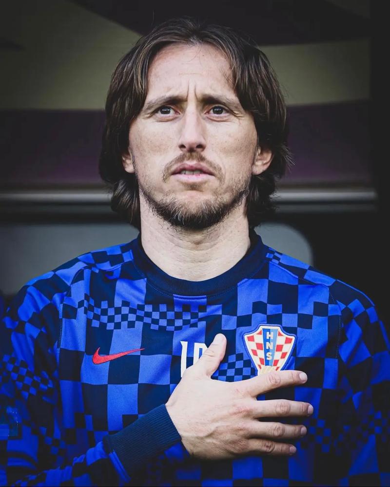 多特0-1勒沃库森无缘德国杯，马扎一击制胜，泰里耶进球被吹（德国杯：多特0-1不敌勒沃库森遭淘汰，马扎制胜，泰里耶进球被判无效）