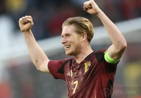 库珀·弗拉格进攻不稳定，投篮准度不足，体能和三分球需提升。（库珀·弗拉格进攻起伏大，投射稳定性欠佳，体能与三分有待提升）