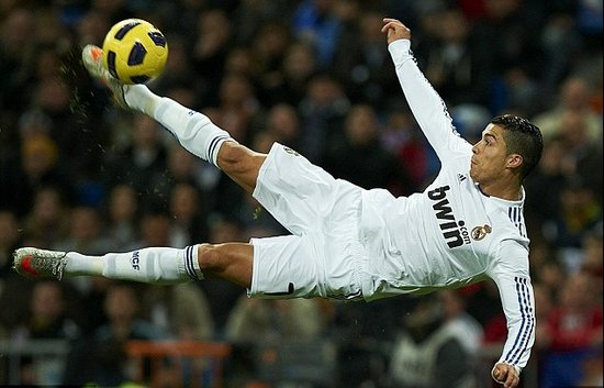 TA：斯通斯今夏不会离开曼城，胡桑诺夫计划留队（TA：斯通斯今夏将留守曼城，胡桑诺夫同样计划留队）