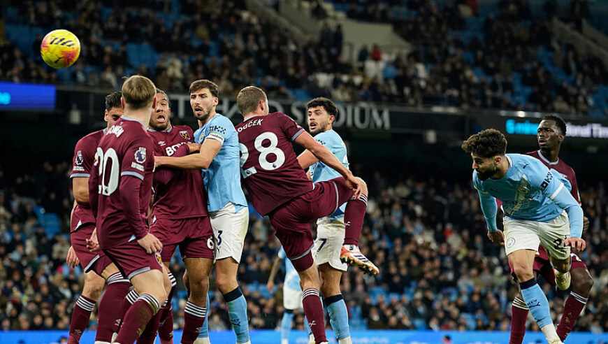 翻修球场，“连滚带爬”为的是“从从容容”（球场翻修：先“连滚带爬”，才有“从从容容”）